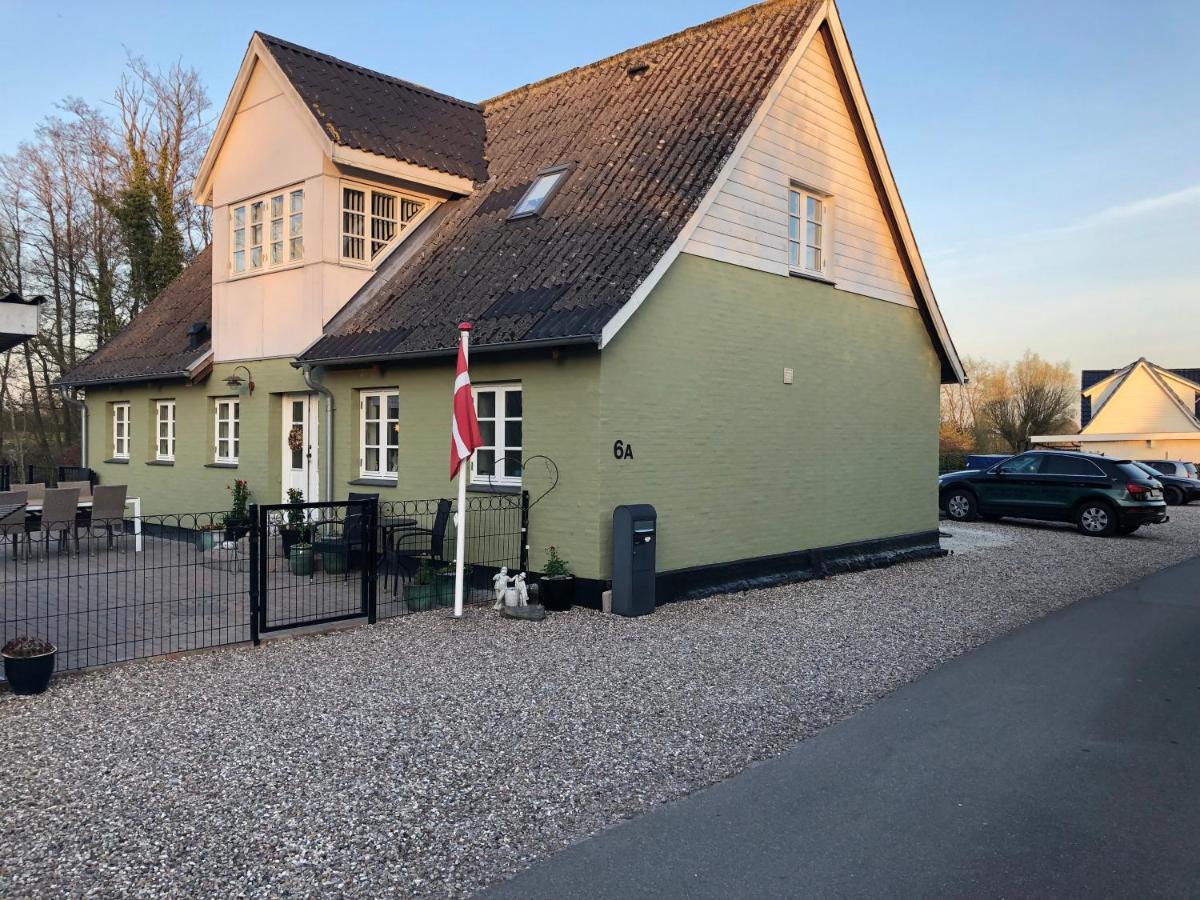 Bronks Bed And Breakfast Langeskov Exterior photo